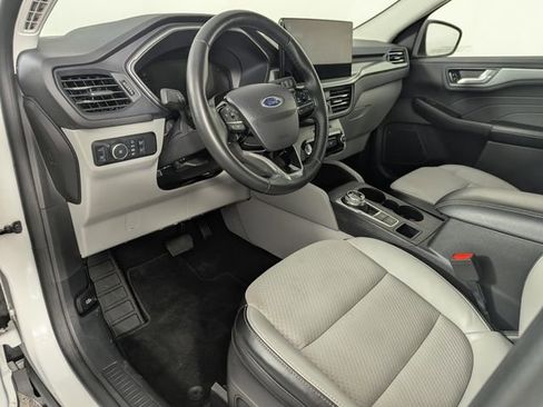 Used 2023 Ford Escape SE image 11