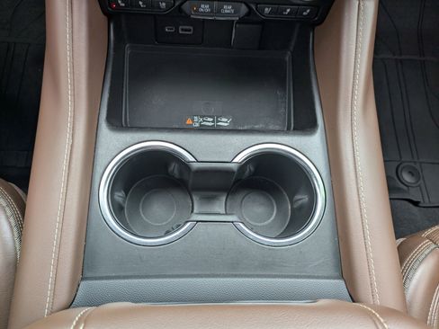 Used 2023 Chevrolet Suburban High Country w/ LPO, Illumination Package image 16