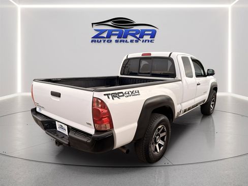 Used 2015 Toyota Tacoma 4x4 Access Cab V6 w/ Convenience Package image 6
