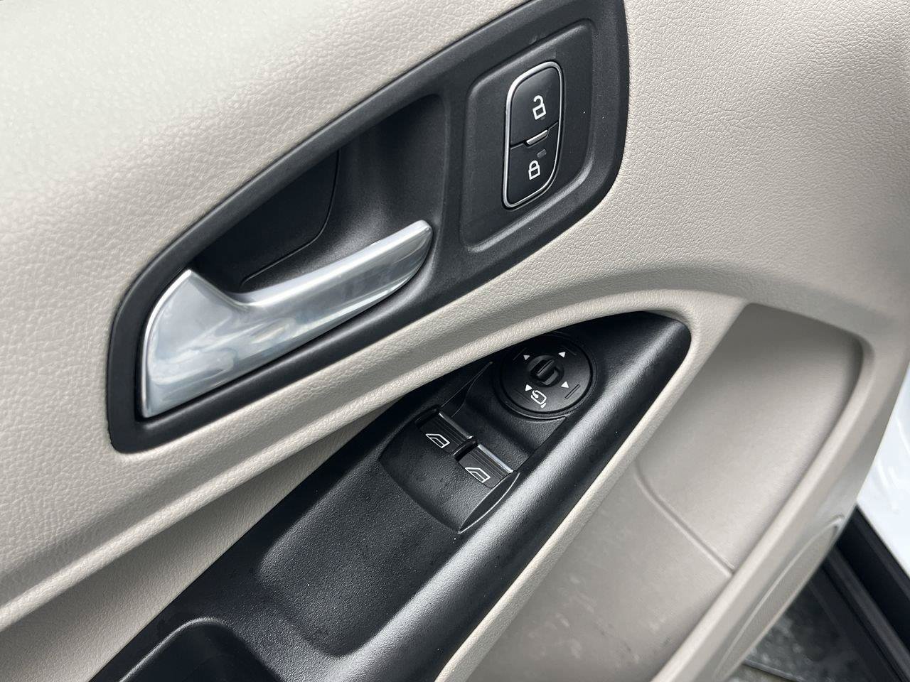Used 2022 Ford Transit Connect XLT FWD image 7