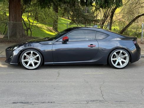 Used 2016 Scion FR-S image 2