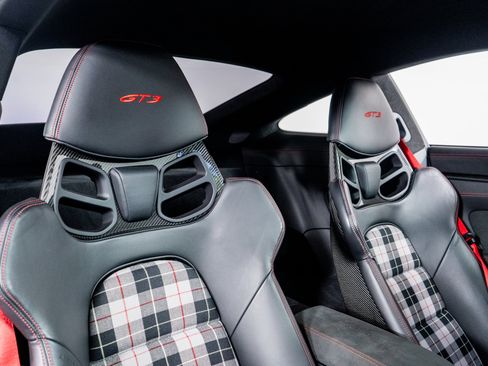 Used 2022 Porsche 911 GT3 image 32