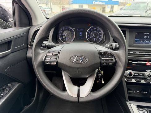 Used 2020 Hyundai Elantra SE w/ Cargo Package (C1) FWD image 24