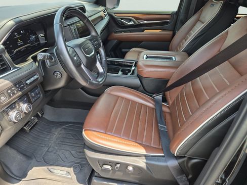 Used 2023 GMC Yukon XL Denali Ultimate w/ LPO, Floor Liner Package AWD/4WD image 15