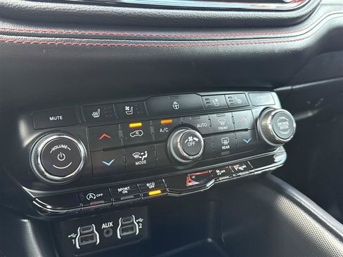 Used 2023 Dodge Durango GT AWD/4WD image 30
