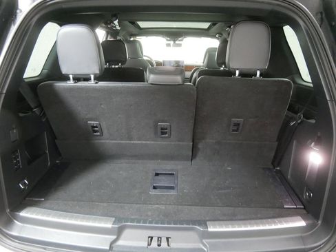 Used 2024 Lincoln Navigator Reserve w/ Equipment Group 201A AWD/4WD image 6