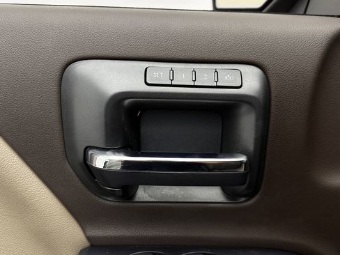 Used 2018 Chevrolet Silverado 1500 LTZ Z71 image 12