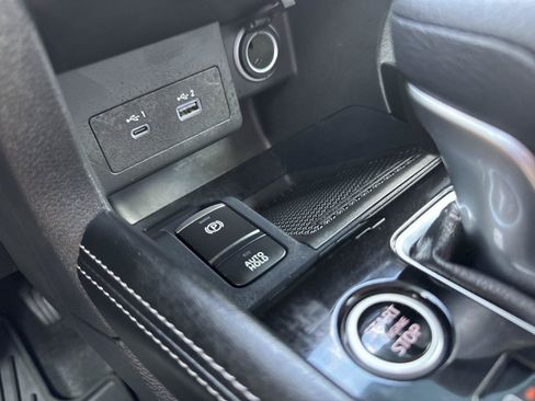 Used 2023 Nissan Kicks SR w/ SR Premium Package FWD image 26