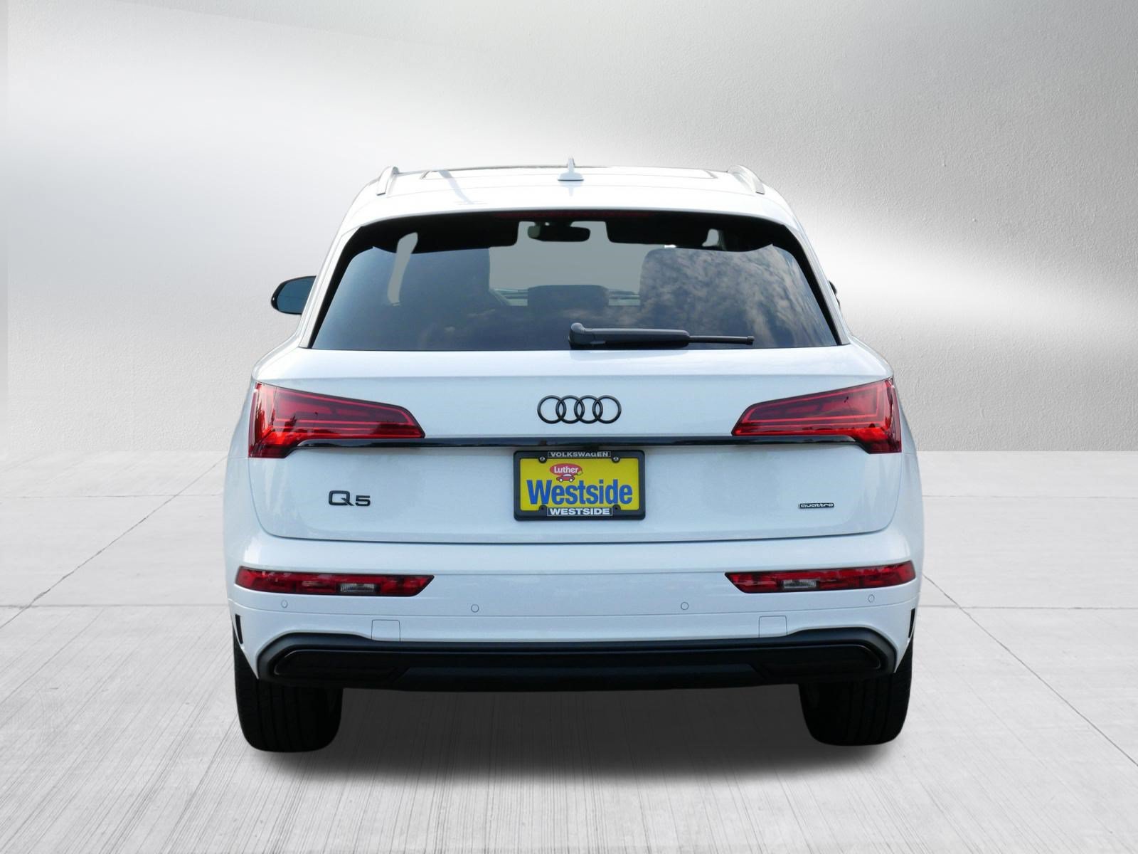 Used 2025 Audi Q5 2.0T Premium w/ Convenience Plus Package AWD/4WD image 6