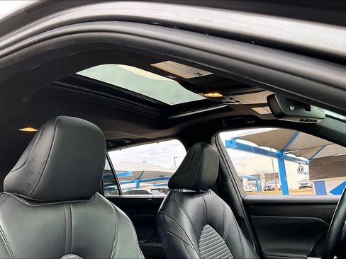 Used 2023 Toyota Highlander XSE image 14