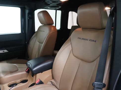 Used 2013 Jeep Wrangler Unlimited Rubicon w/ Connectivity Group image 12