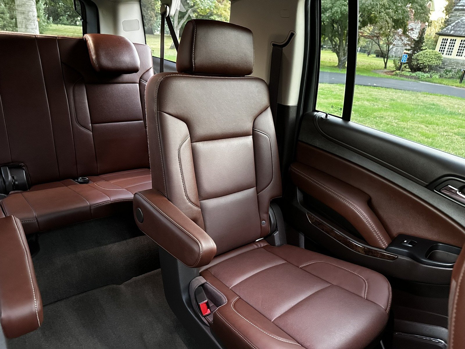 Used 2018 Chevrolet Suburban Premier AWD/4WD image 19