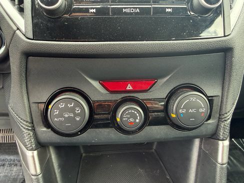 Used 2022 Subaru Forester Premium AWD/4WD image 17