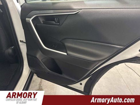 Used 2022 Toyota RAV4 LE image 25