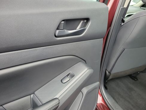 Used 2025 Nissan Altima 2.5 SV image 13