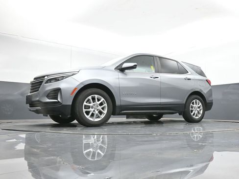 Used 2023 Chevrolet Equinox LT w/ Driver Convenience Package image 38