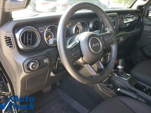 Used 2023 Jeep Wrangler Unlimited Sport AWD/4WD image 16