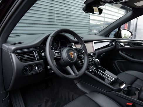 Used 2026 Porsche Macan AWD/4WD image 4