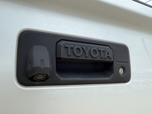 Used 2021 Toyota Tundra Limited w/ Limited Premium Package AWD/4WD image 16