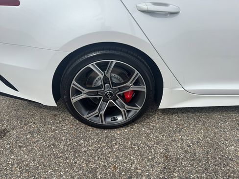 Used 2018 Kia Stinger GT2 image 15