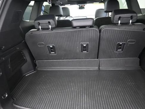 Used 2025 Buick Enclave Preferred w/ Power Package AWD/4WD image 27