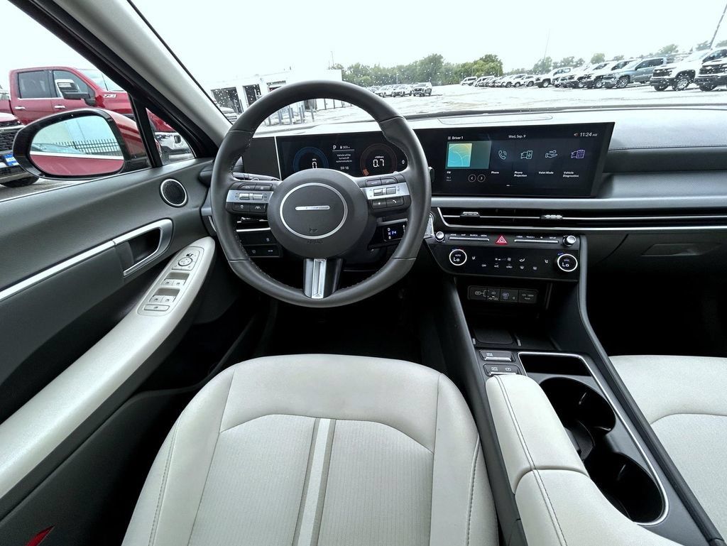 Used 2026 Hyundai Sonata SEL AWD/4WD image 15