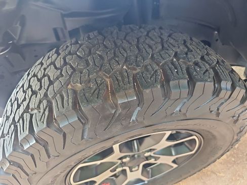 Used 2022 Jeep Wrangler Unlimited Rubicon AWD/4WD image 29