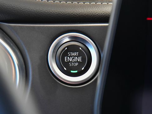 Used 2025 Chevrolet Blazer LT FWD image 27
