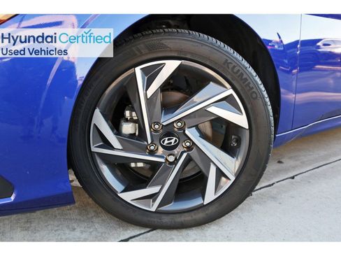Used 2025 Hyundai Elantra Sport image 32
