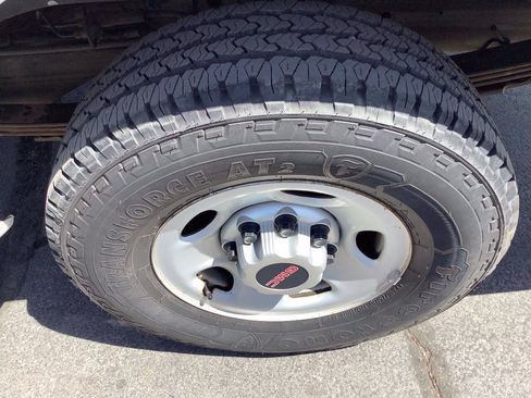 Used 2012 GMC Savana 2500 RWD image 21