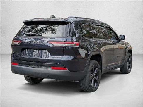 Used 2024 Jeep Grand Cherokee L Limited w/ Black Appearance Package image 2