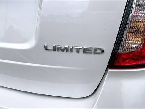 Used 2011 Ford Edge Limited FWD image 23