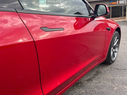Used 2022 Tesla Model 3 Long Range AWD/4WD image 30