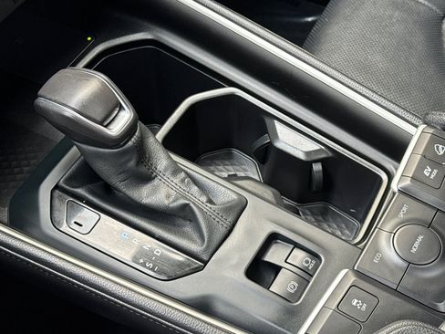 Used 2024 Toyota Grand Highlander Limited image 21