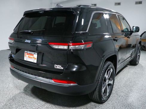 Used 2023 Jeep Grand Cherokee 4WD 4xe w/ Luxury Tech Group II image 7