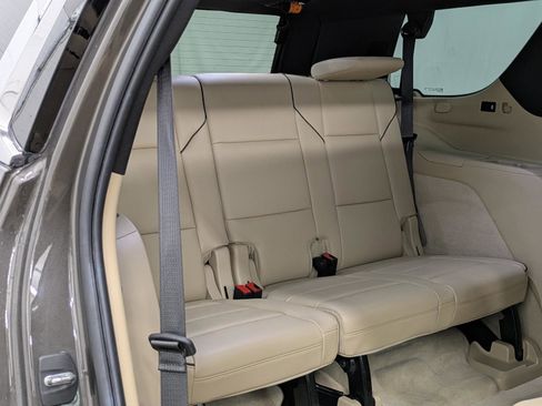 Used 2021 Cadillac Escalade Premium Luxury image 23