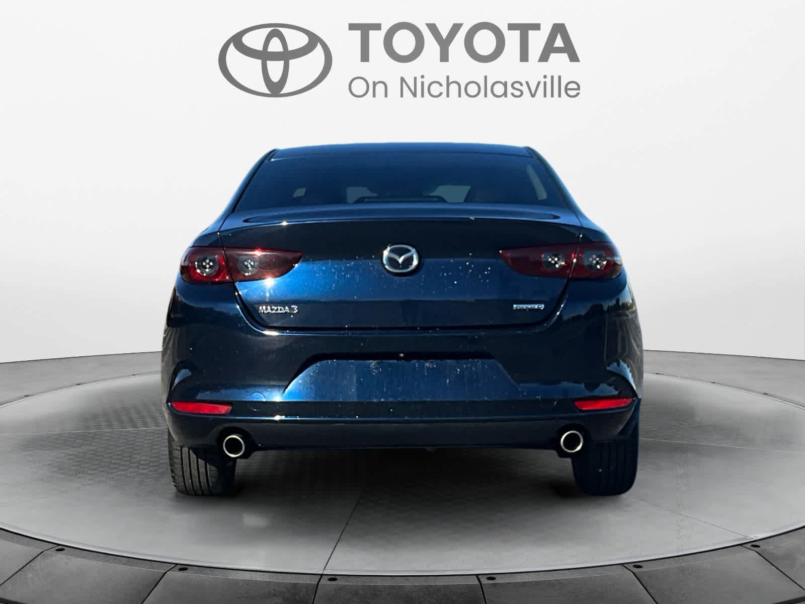 Used 2020 MAZDA MAZDA3 Sedan w/ Select Package FWD image 4
