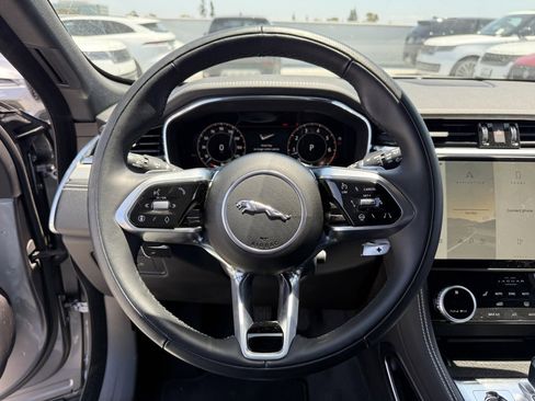 Used 2025 Jaguar F-PACE R-Dynamic S image 15