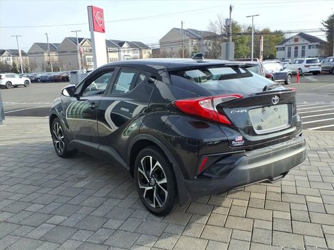 Used 2021 Toyota C-HR XLE image 6
