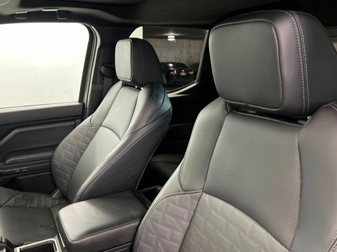 Used 2025 Toyota Tacoma TRD Off-Road w/ TRD Off Road Premium Package image 17