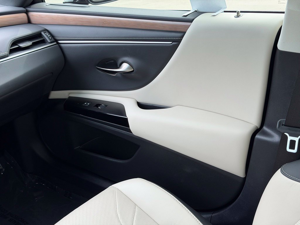 Used 2024 Lexus ES 350 w/ Technology Package FWD image 30
