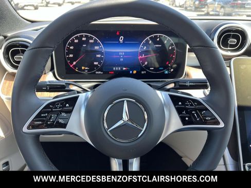Used 2025 Mercedes-Benz C 300 4MATIC Sedan image 28