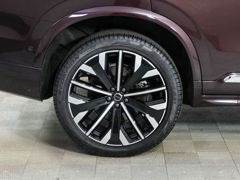 Certified 2025 Volvo XC90 T8 Plus AWD/4WD image 40