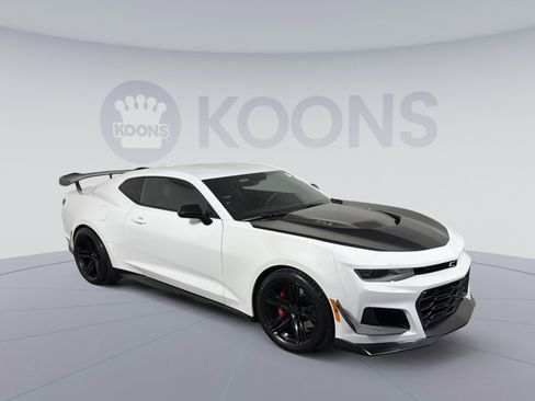 Used 2021 Chevrolet Camaro ZL1 image 10