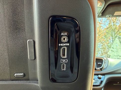 New 2026 Chrysler Pacifica Pinnacle image 28