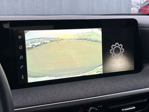 Used 2025 Nissan Kicks SV image 17