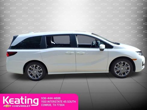 Used 2025 Honda Odyssey Touring image 4