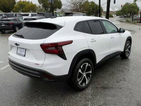 Used 2026 Chevrolet Trax RS image 8