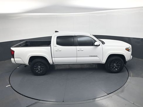 Used 2020 Toyota Tacoma SR5 w/ Technology Package AWD/4WD image 28