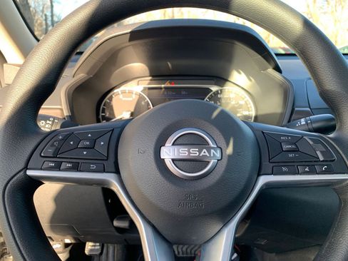 Used 2025 Nissan Altima 2.5 SV image 29